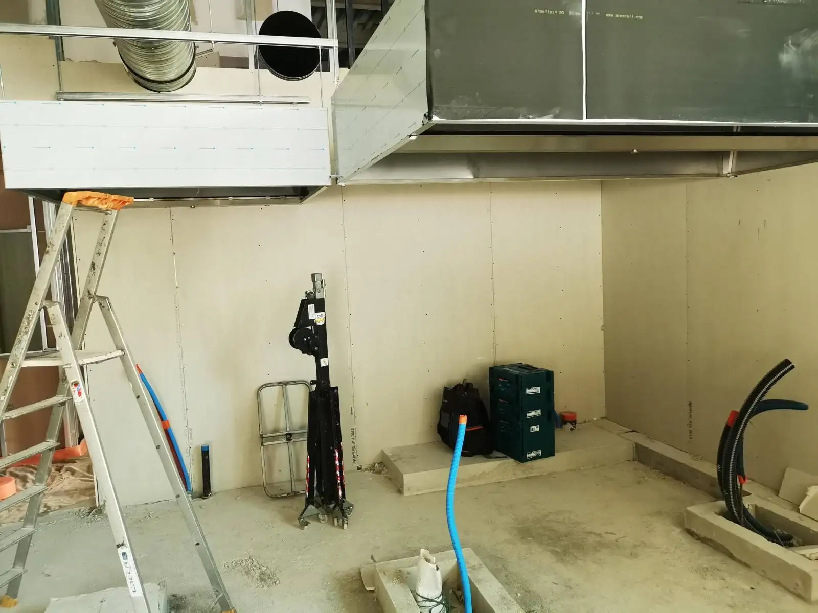Poser une hotte de cuisine professionnelle pour un restaurant  Marseille