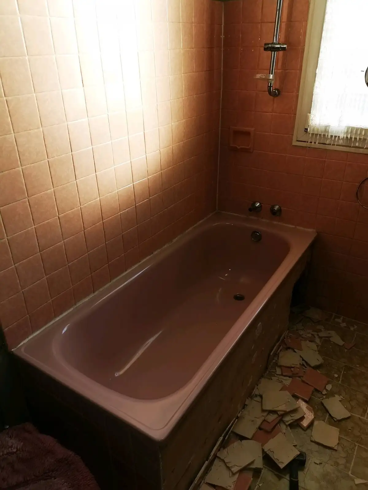 Remplacement d'une baignoire par une douche adapte aux personnes ges  Marseille